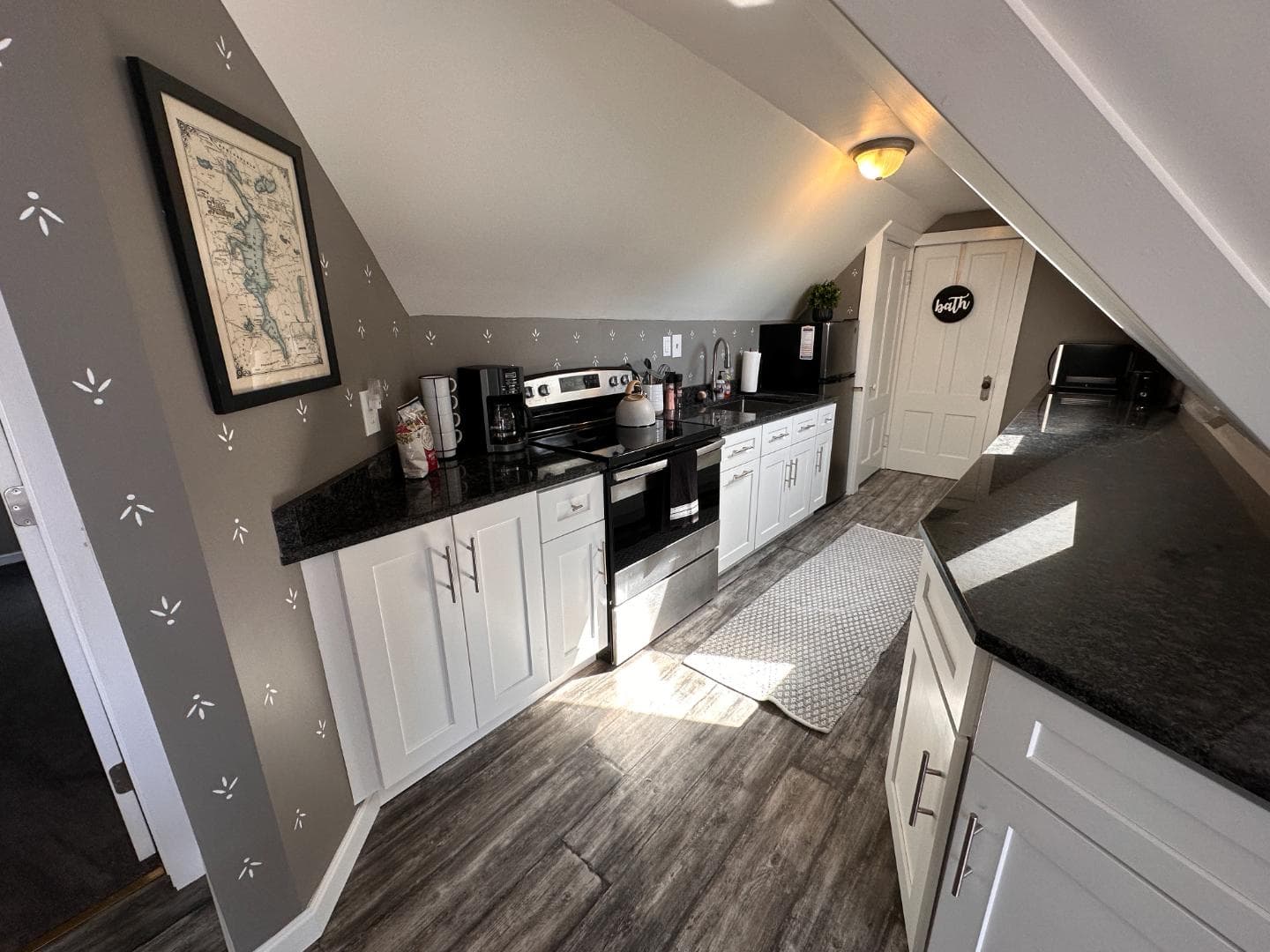 18 Alpine Court — Unit 3 thumbnail 3