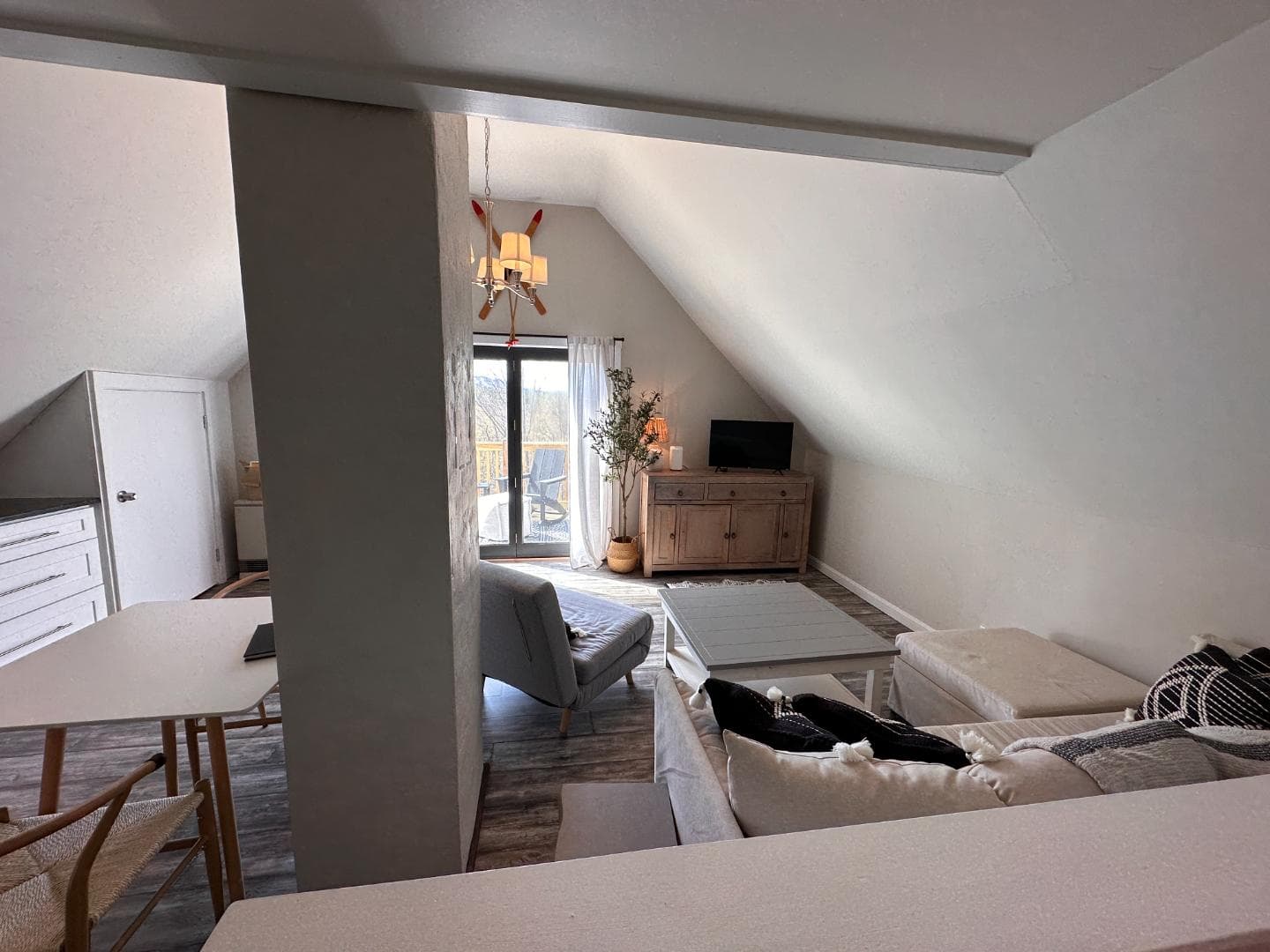 18 Alpine Court — Unit 3 thumbnail 5