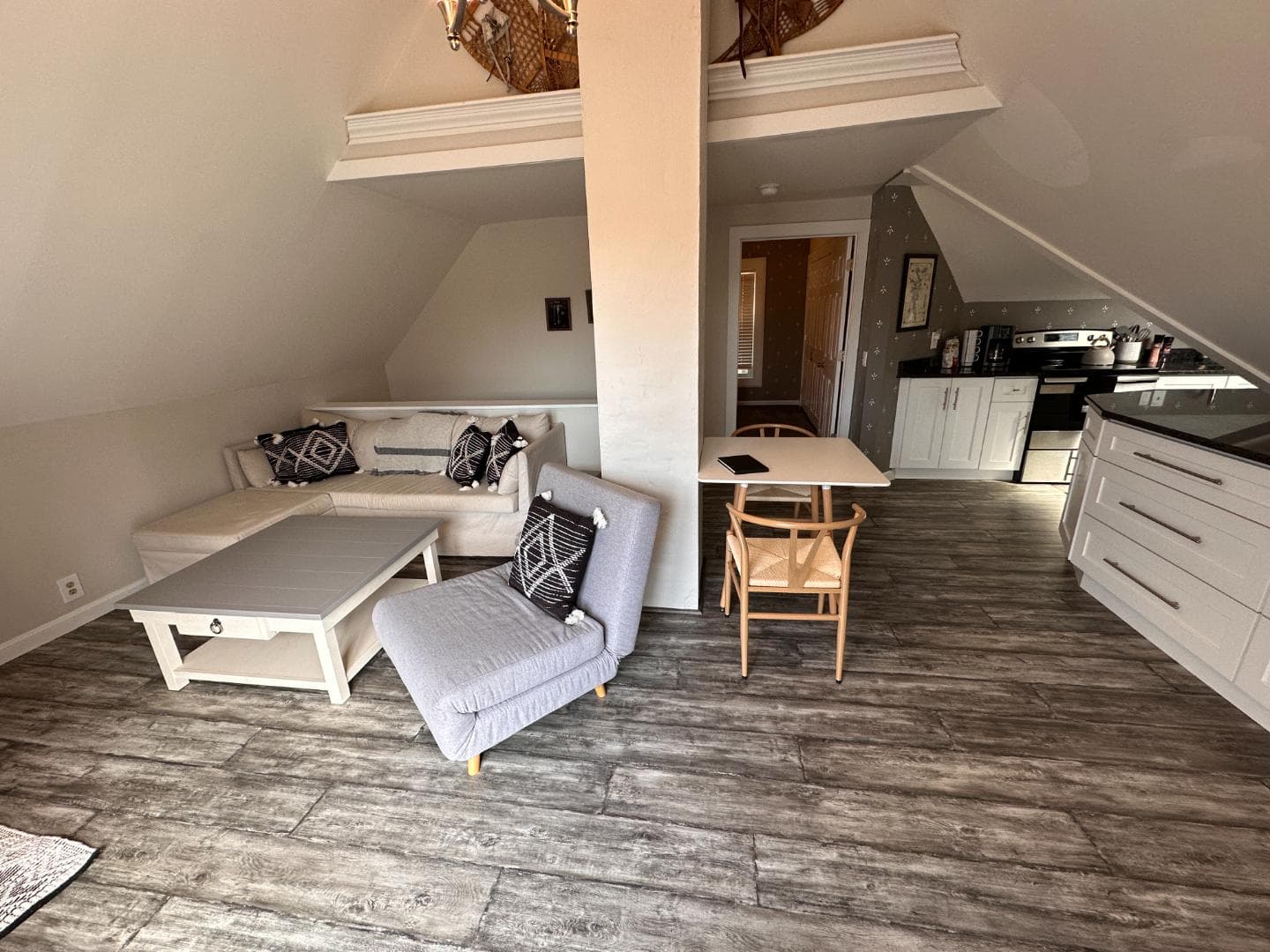 18 Alpine Court — Unit 3 thumbnail 6